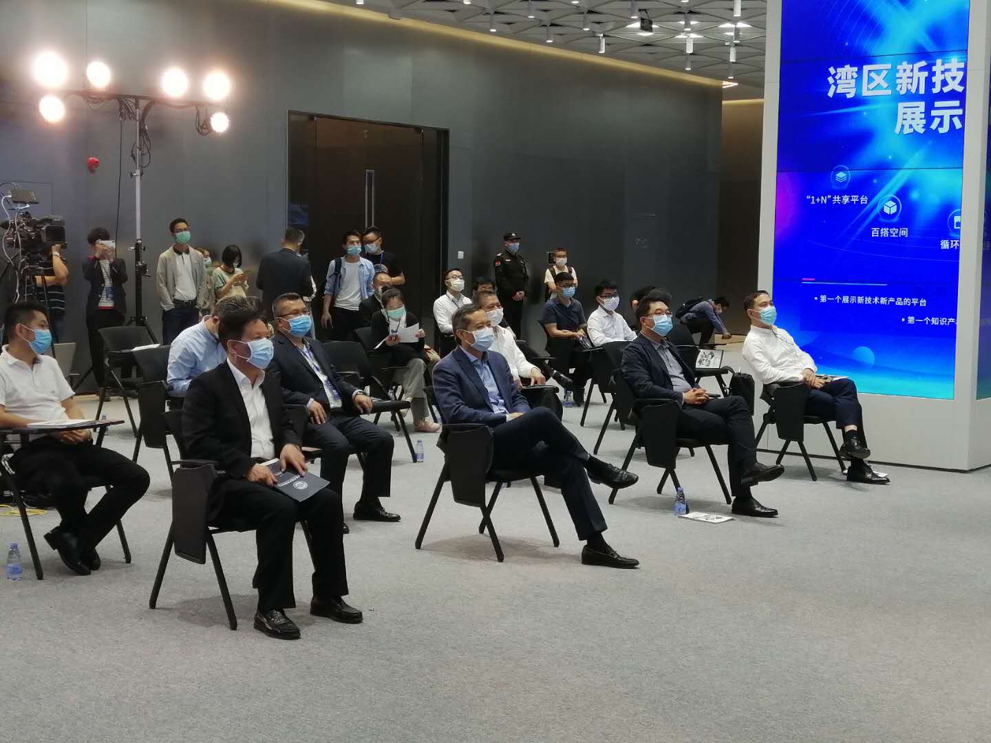 壓縮空氣組合式干燥機(jī)，壓縮空氣干燥機(jī)，冷凍式干燥機(jī)，吸干機(jī)，精密過濾器，吸附式干燥機(jī)