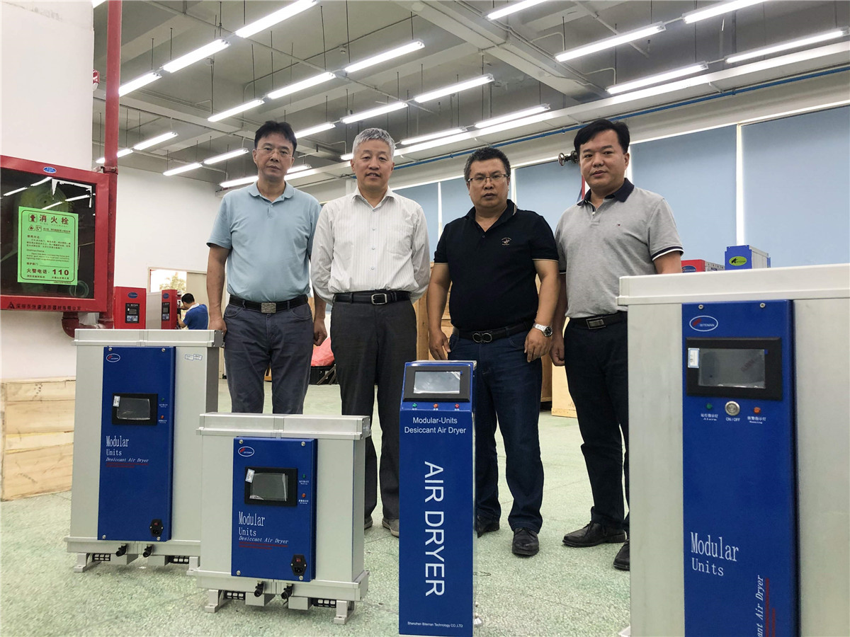 壓縮空氣組合式干燥機(jī)，壓縮空氣干燥機(jī)，冷凍式干燥機(jī)，吸干機(jī)，精密過濾器，吸附式干燥機(jī)